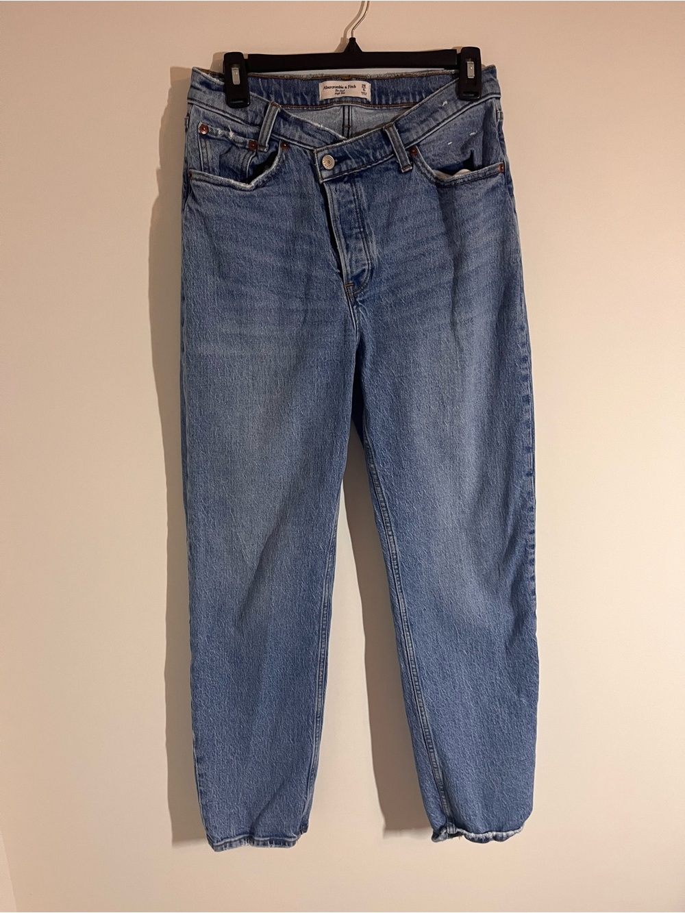 Abercrombie & Fitch Light Wash Women’s The Dad High Rise Jeans